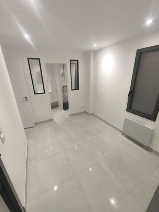  Appartement à louer 3 pièces 90 m²