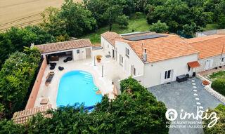 Maison 8 pièces 252 m² · à Saint-Jean-de-Liversay · 252 m² · 582 000 €
