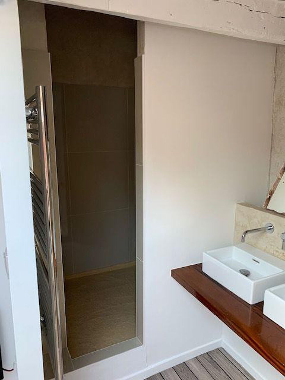 Location Appartement Bd valbenoite f2 refait a neuf 60m2 atypique Saint-Étienne
