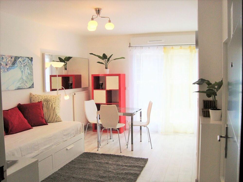 Location Appartement Studio meublé avec grande terrasse à côté du RER Évry-courcouronnes