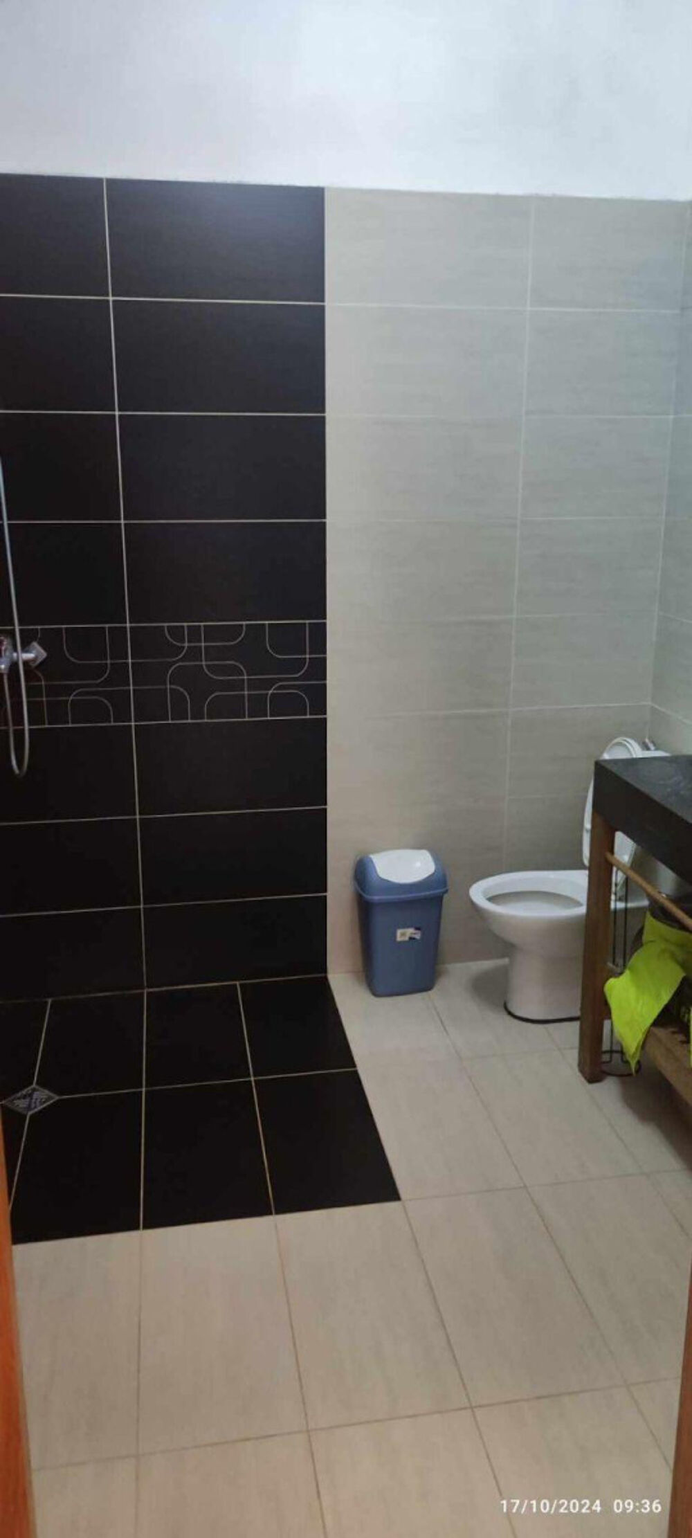 Appartement dans une maison de ville au calme.
