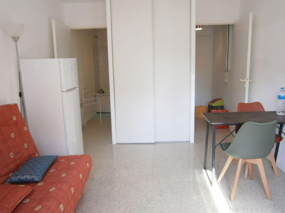 Location Appartement Studio meublé en rez de jardin a qq pas des facs Pessac