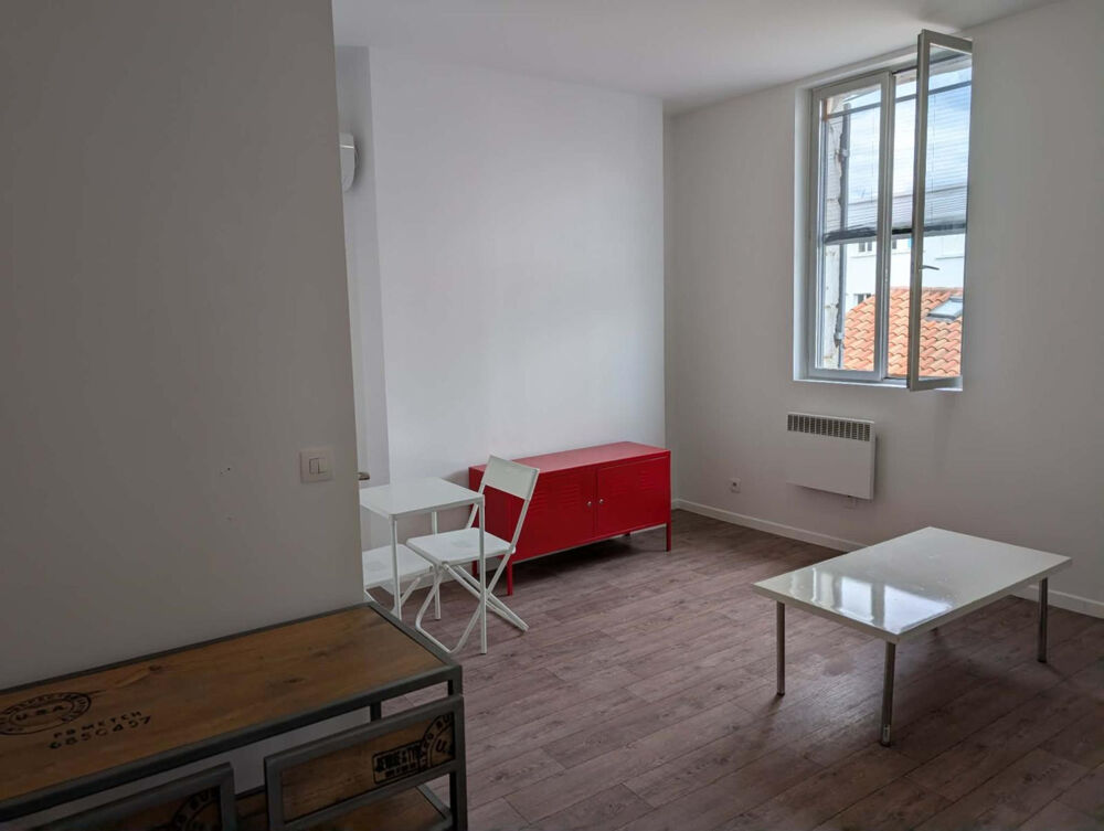 Location Appartement T3 Atypique MEUBLÉ 46m² BORDEAUX avec Clim Bordeaux