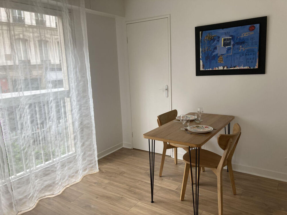 Location Appartement Studio meublé lumineux Paris 11