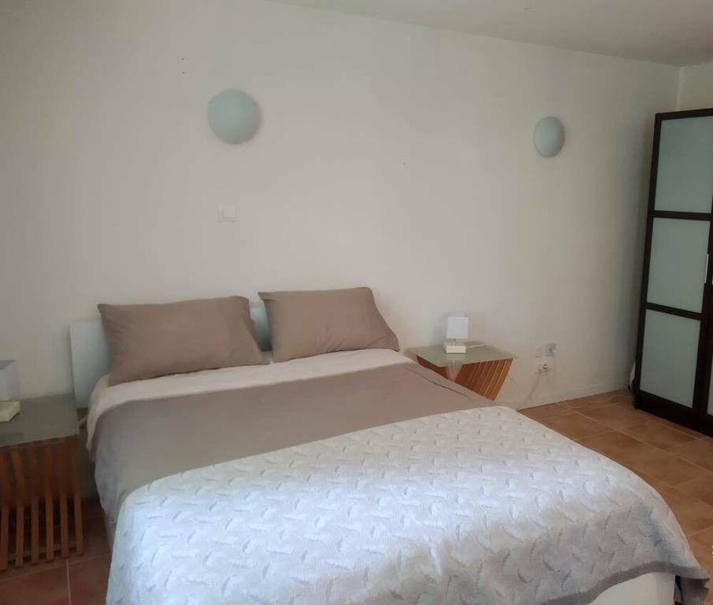 Location Appartement Beau studio 25m² meublé en rez-de-jardin Aix-en-provence