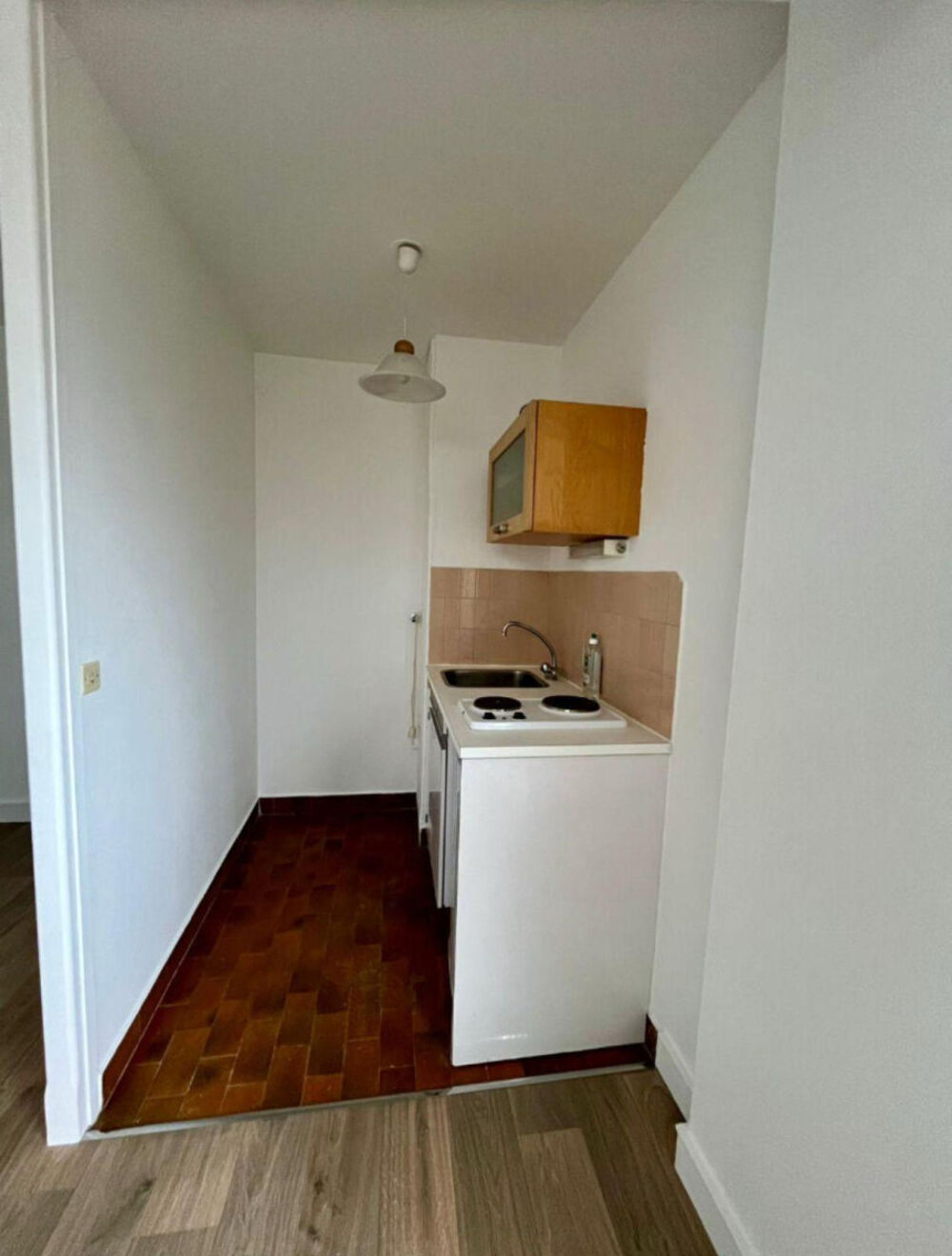 Location Appartement Super studio Paris 19