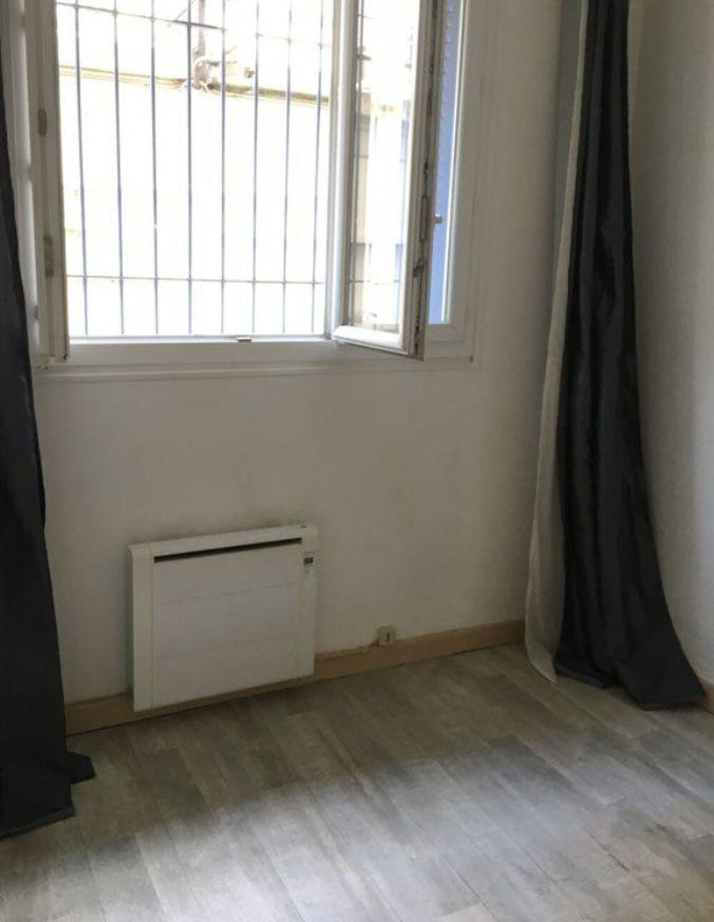 Location Appartement GRENOBLE 1 P + C 26 M2 en RDC AU CALME Grenoble