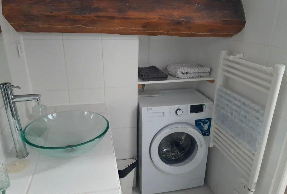 Location Appartement Beau studio meublé mansardé de 29m² Saint-Étienne
