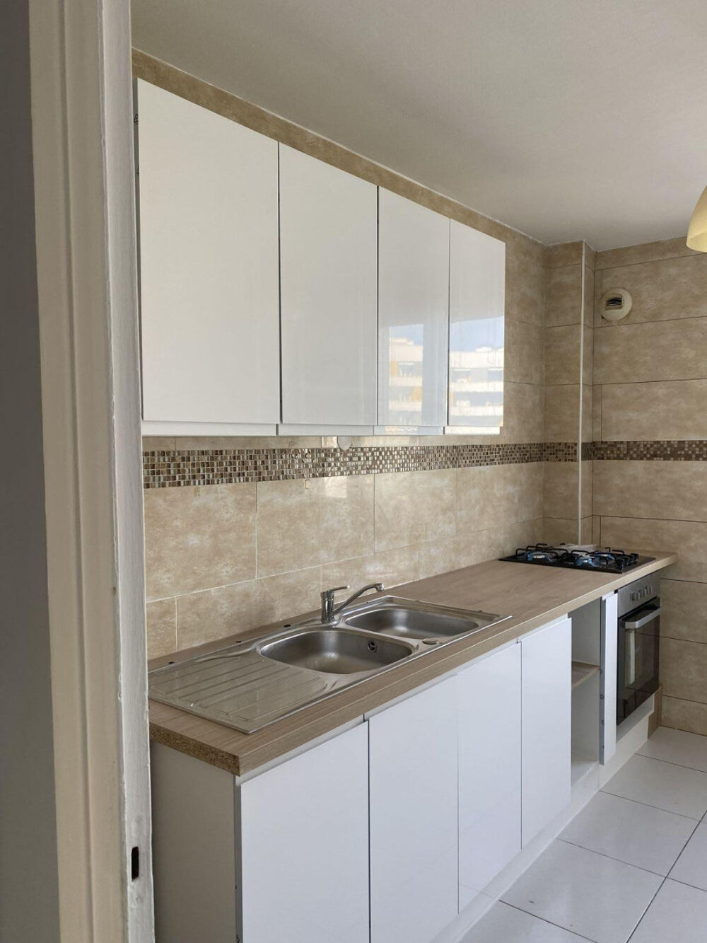 Location Appartement Spacieux T4 dans copropriété Arborée et sécurisée Villeurbanne