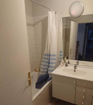  Appartement à louer 1 pièce 75 m²