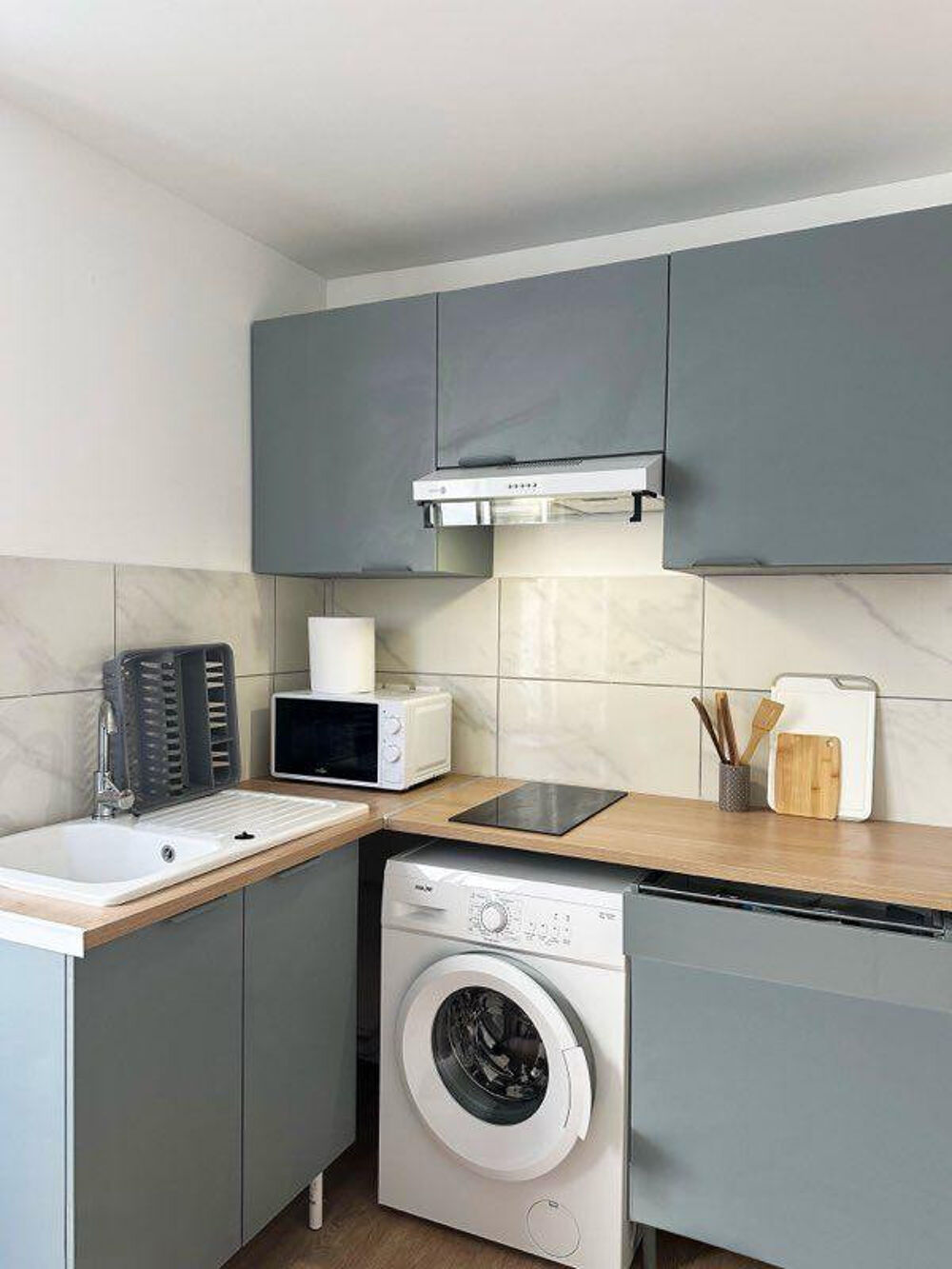 Location Appartement Beau studio meublé 22m² refait à neuf Bagnolet