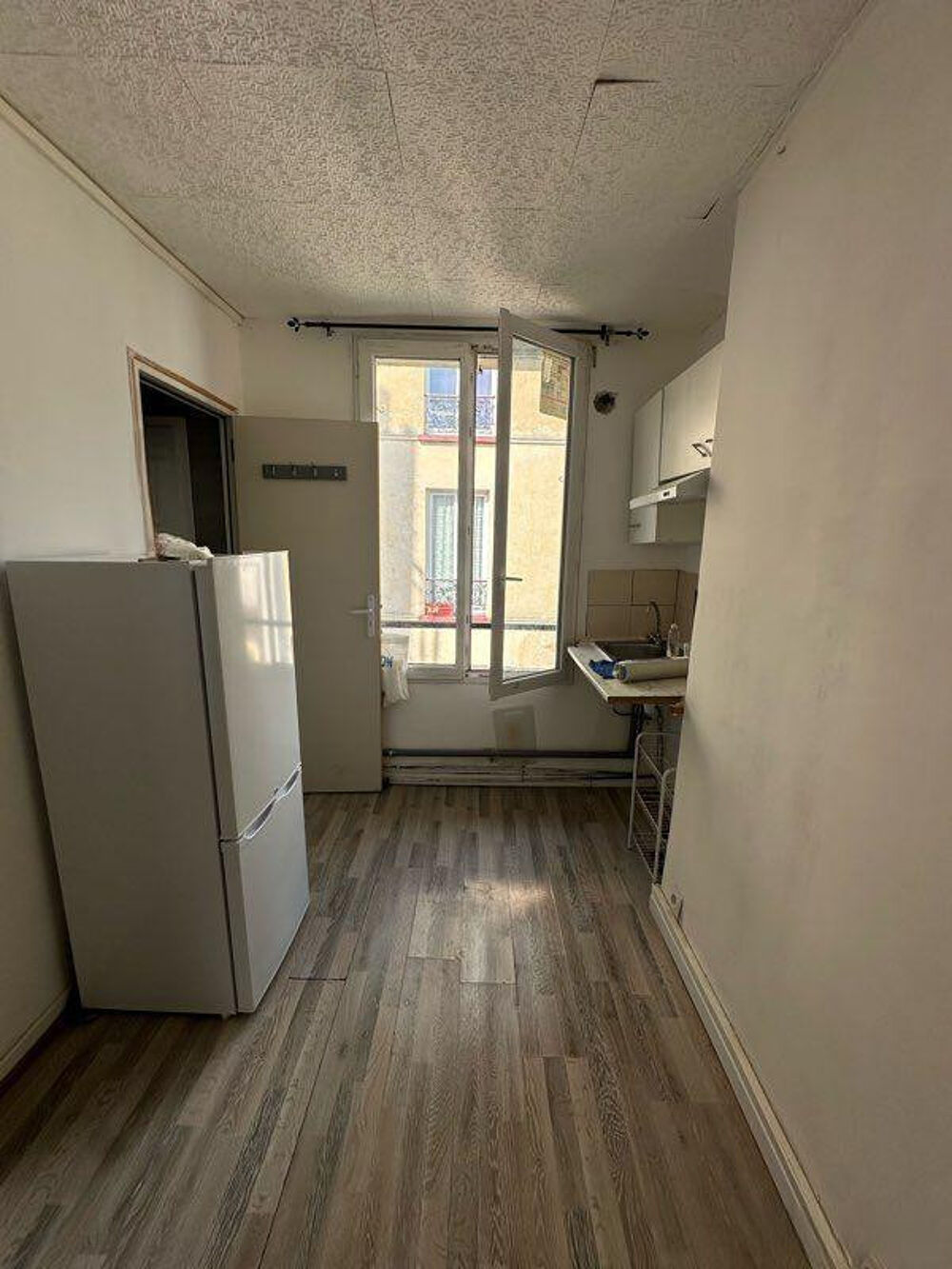 Location Appartement Studio 18m2 Paris 19