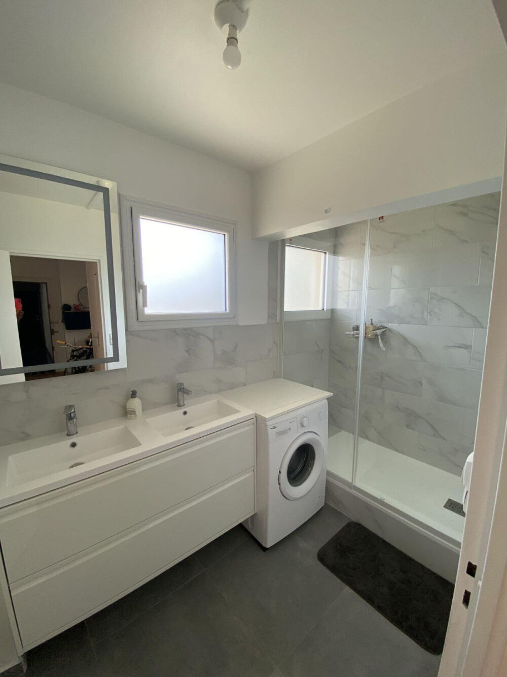 Location Appartement T3 lumineux-meublé 73 m²-Rénové-Balcon, 1 500€ CC. Aubervilliers