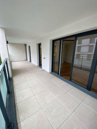  Appartement à louer 1 pièce 90 m²