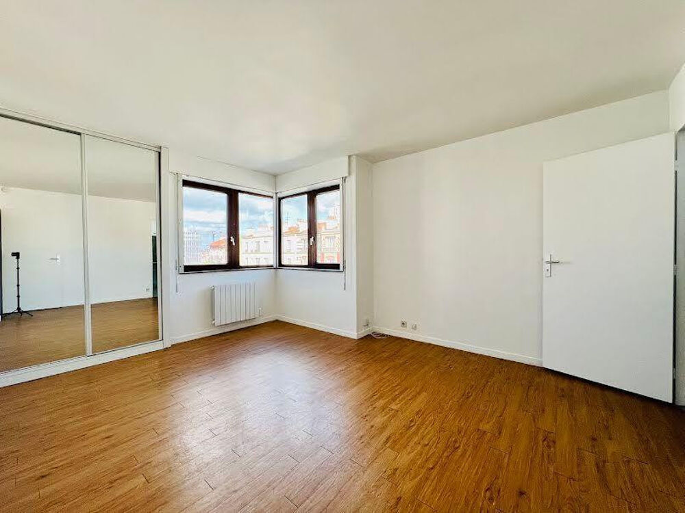 Location Appartement Grand studio 27m2 à Courbevoie Courbevoie