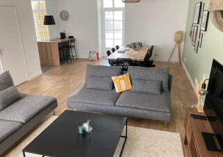  Appartement à louer 5 pièces 270 m²