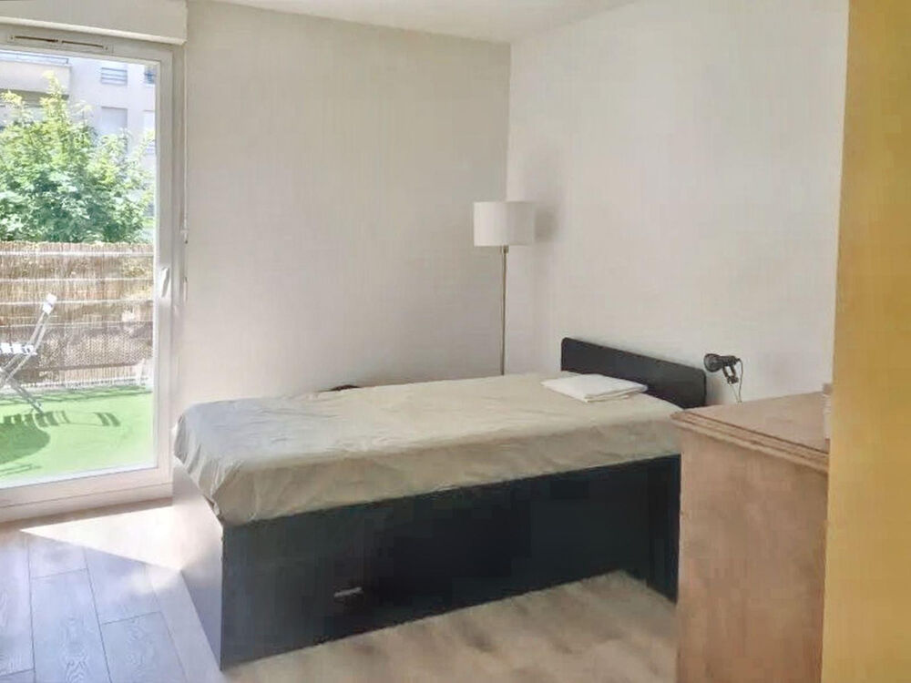 Location Appartement Rare : T3 refait à neuf avec terrasse Aubervilliers