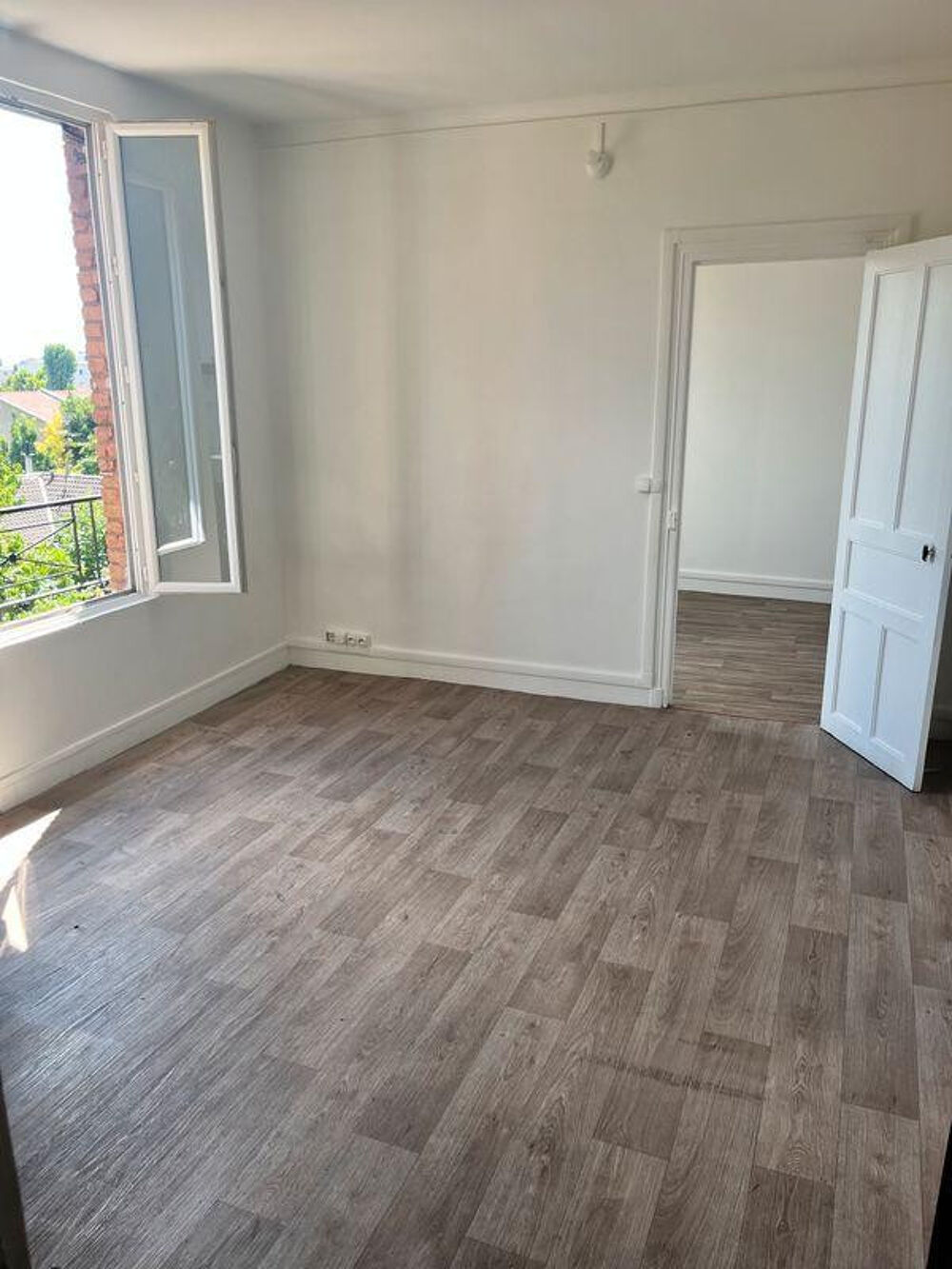 Très joli deux pièces de 33 m2 refait à neuf RDC