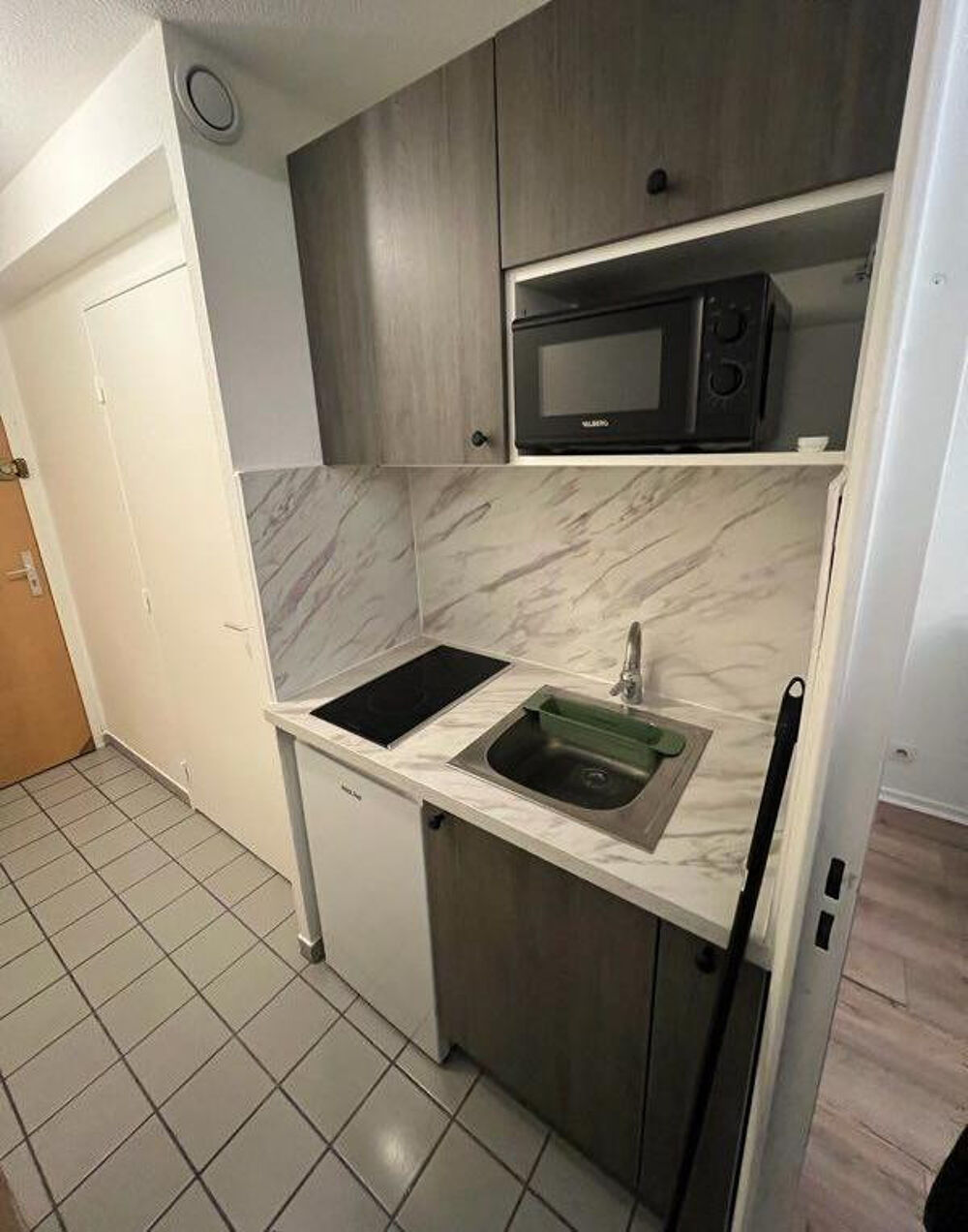 Location Appartement Beau studio meublé 18m² lumineux et sans vis-à-vis Lyon 3