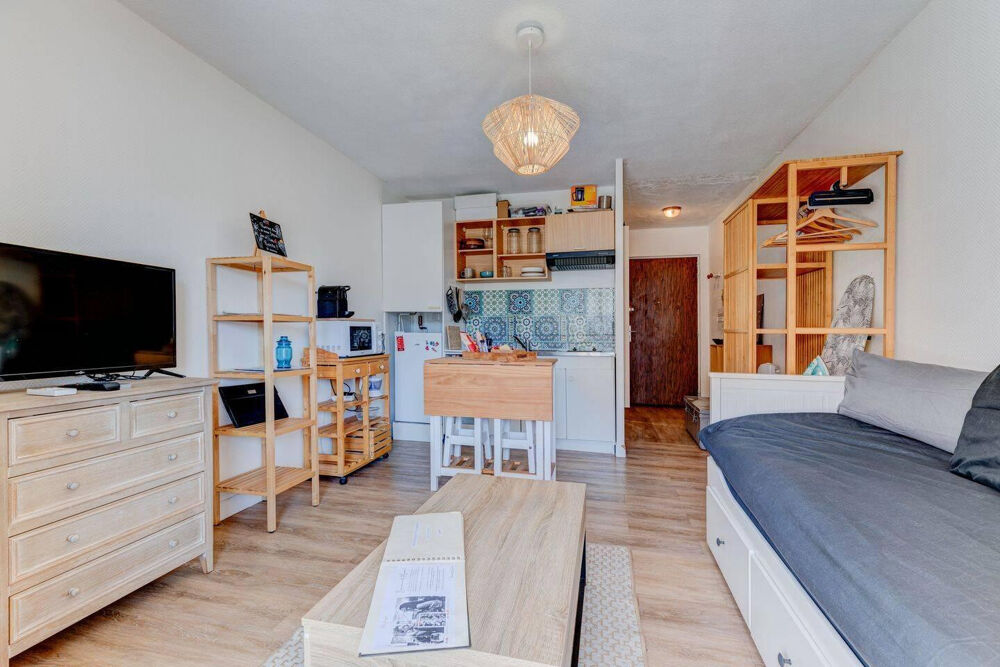 Location Appartement Beau studio meublé avec terrasse Bail mobilité Nice
