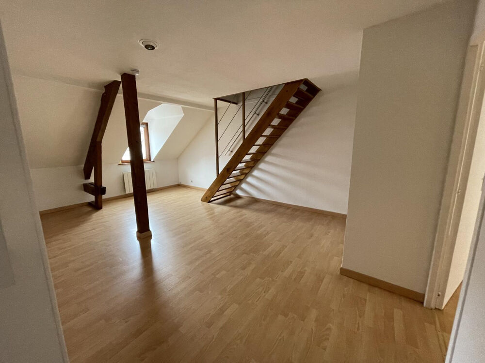 Location Appartement Grand T2 (+ mezzanine) rénové centre ville Montbéliard