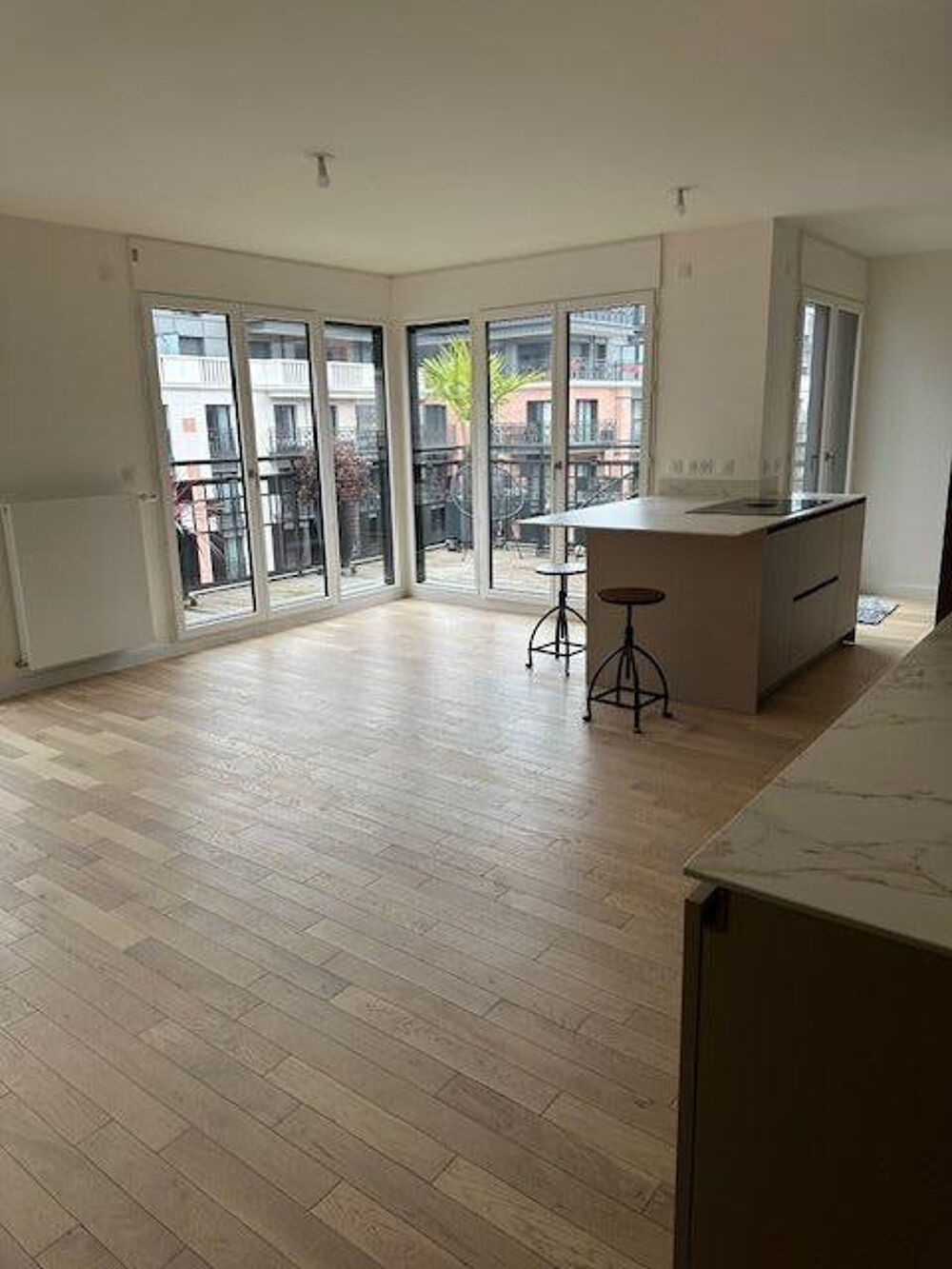 Location Appartement Appartement neuf et cuisine équipée haut de gamme Courbevoie