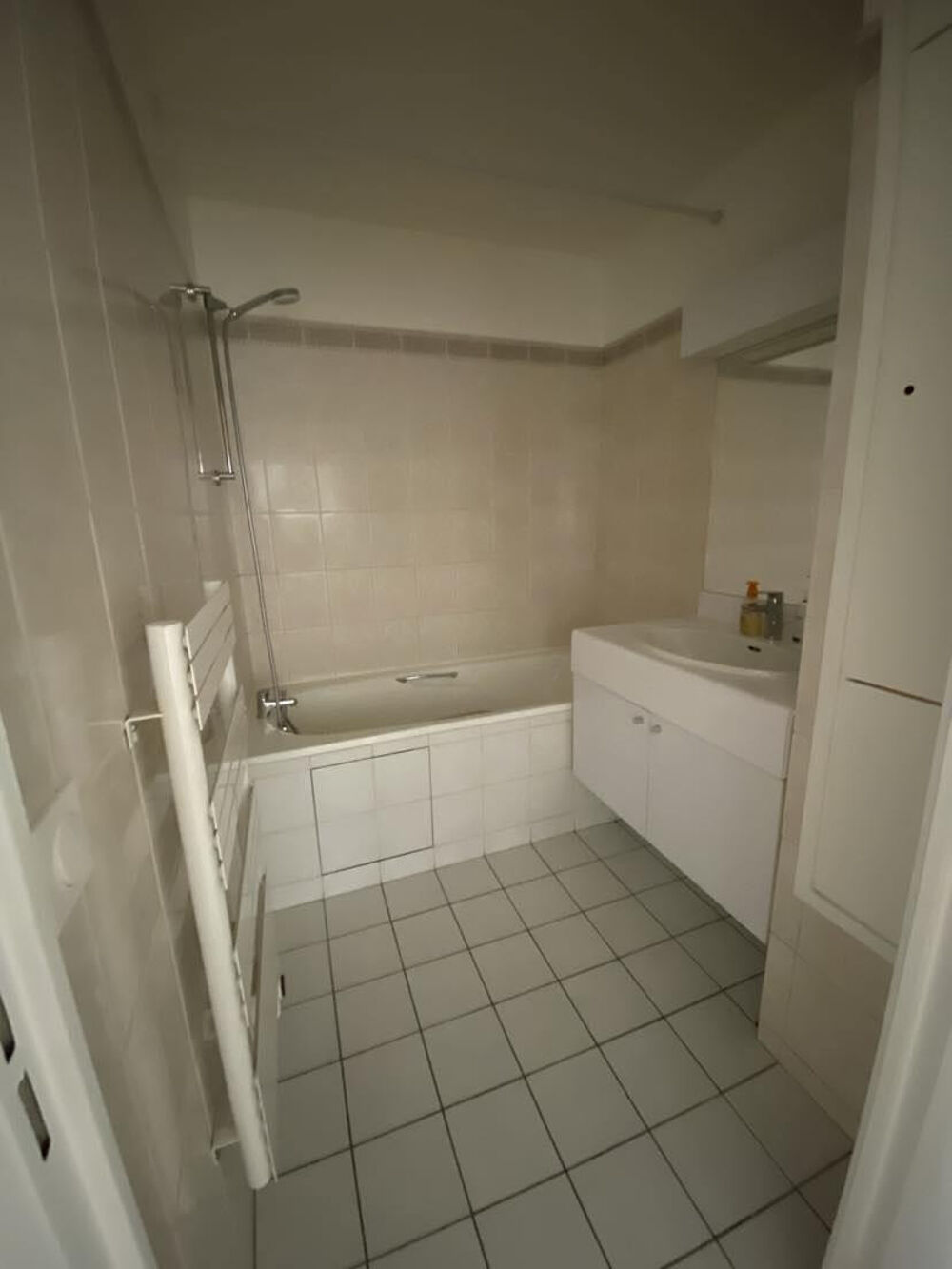 Location Appartement Bel appartement refait à neuf Paris 14