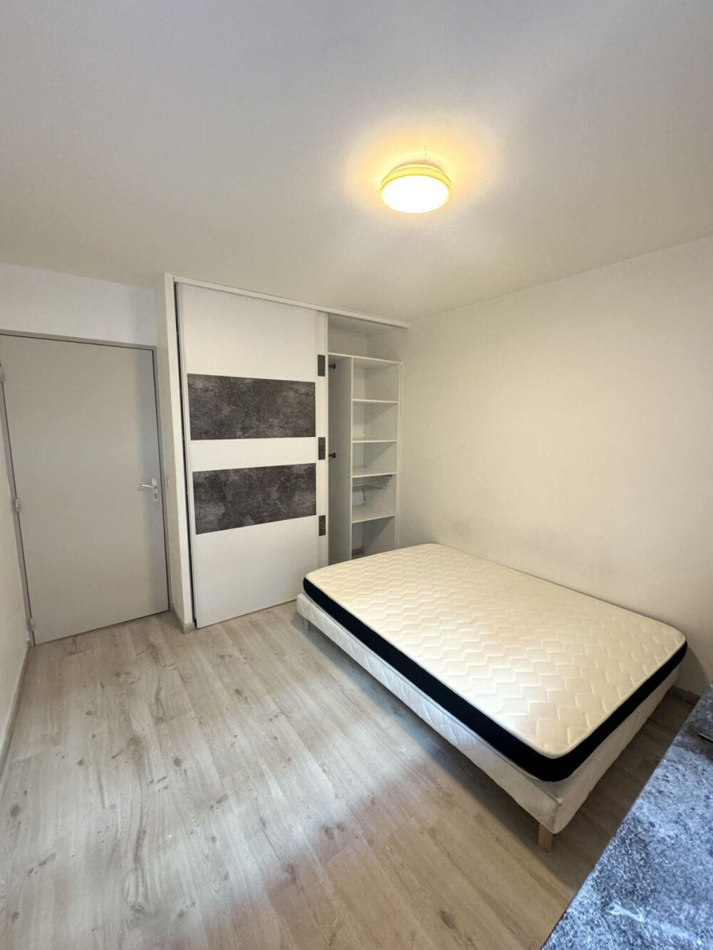 Location Appartement Appartement pour colocation 70m2 + 50m2 de jardin Marseille 10
