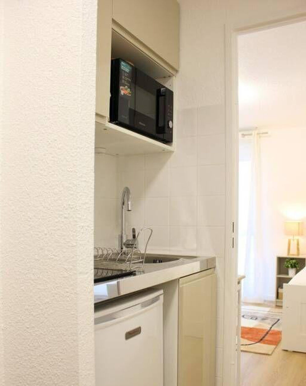 Location Appartement Beau studio meublé 19 m² à Courbevoie Courbevoie