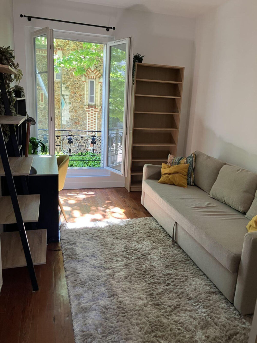 Location Appartement Studio au calme refait à neuf à 1 mn station RER A Rueil-malmaison