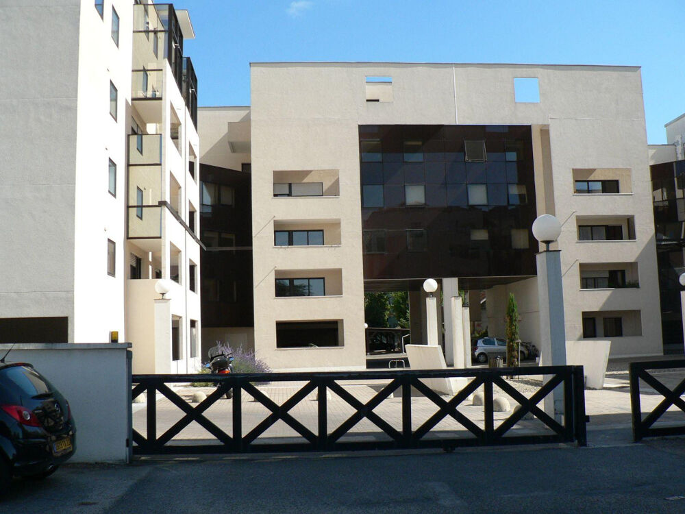 Location Appartement T2 meuble secteur Pellgrin proche  commodites Bordeaux