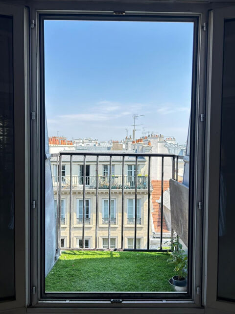   2 pièces quartier Montmartre dernier étage Appartement - 2 pièce(s) - 35 m²