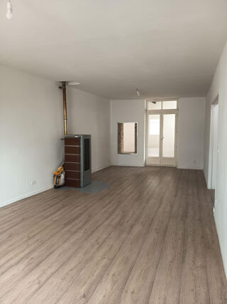  Appartement à louer 4 pièces 99 m²