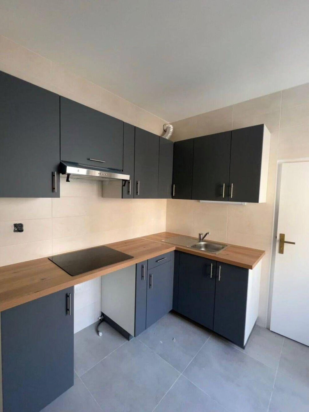 Location Appartement Beau 3P entièrement meublé et rénové 43m² Versailles