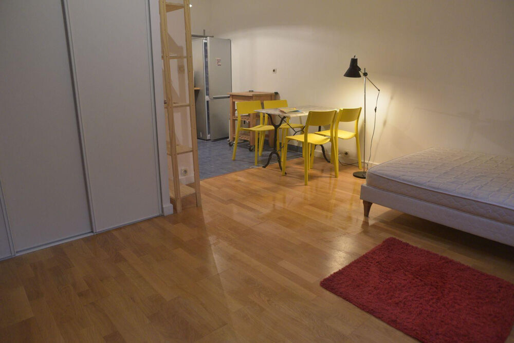 Location Appartement Studio de 34m2 à louer Paris 19
