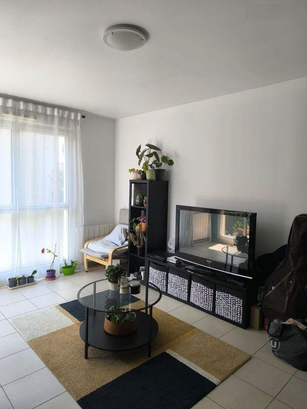 Location Appartement T2 récent meublé avec garage fermé en sous-sol Villeurbanne