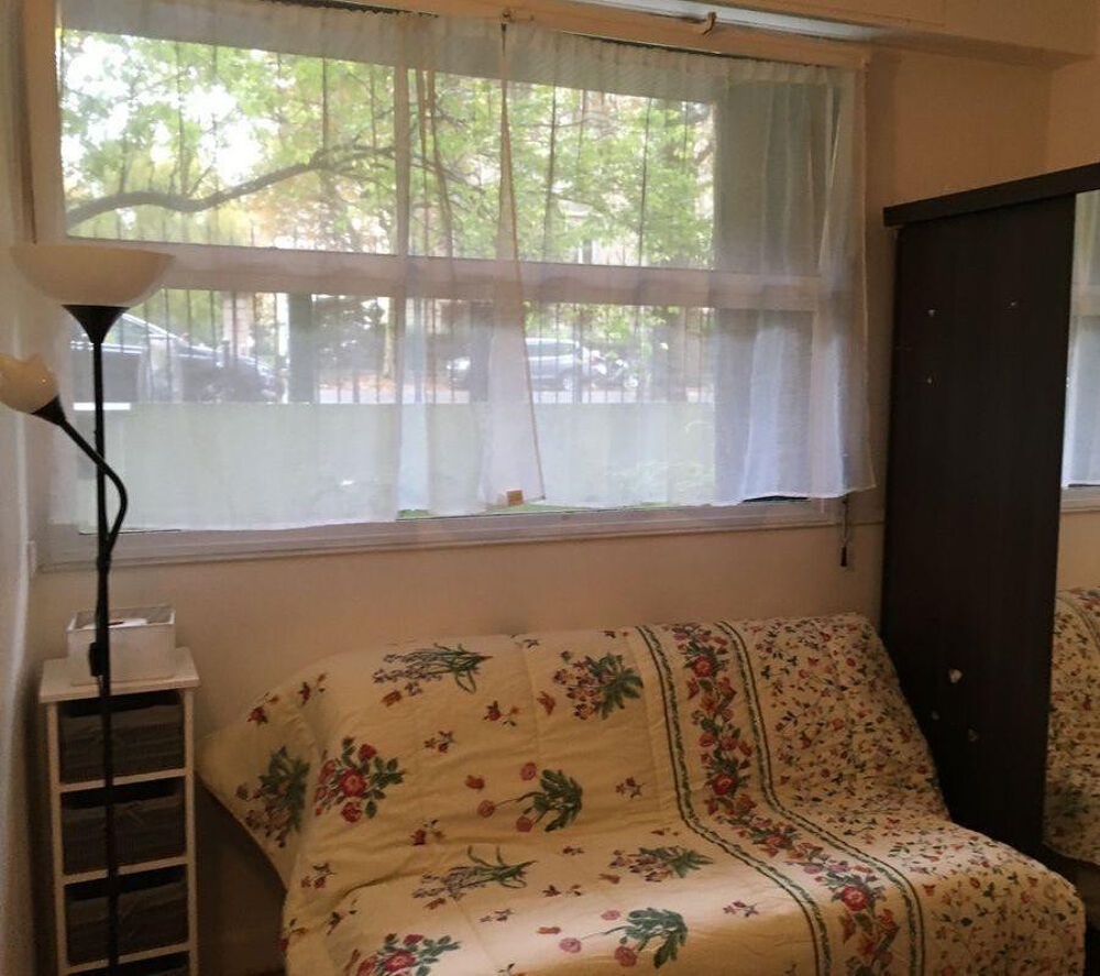 Location Appartement Beau studio calme et lumineux, immeuble standing Paris 16