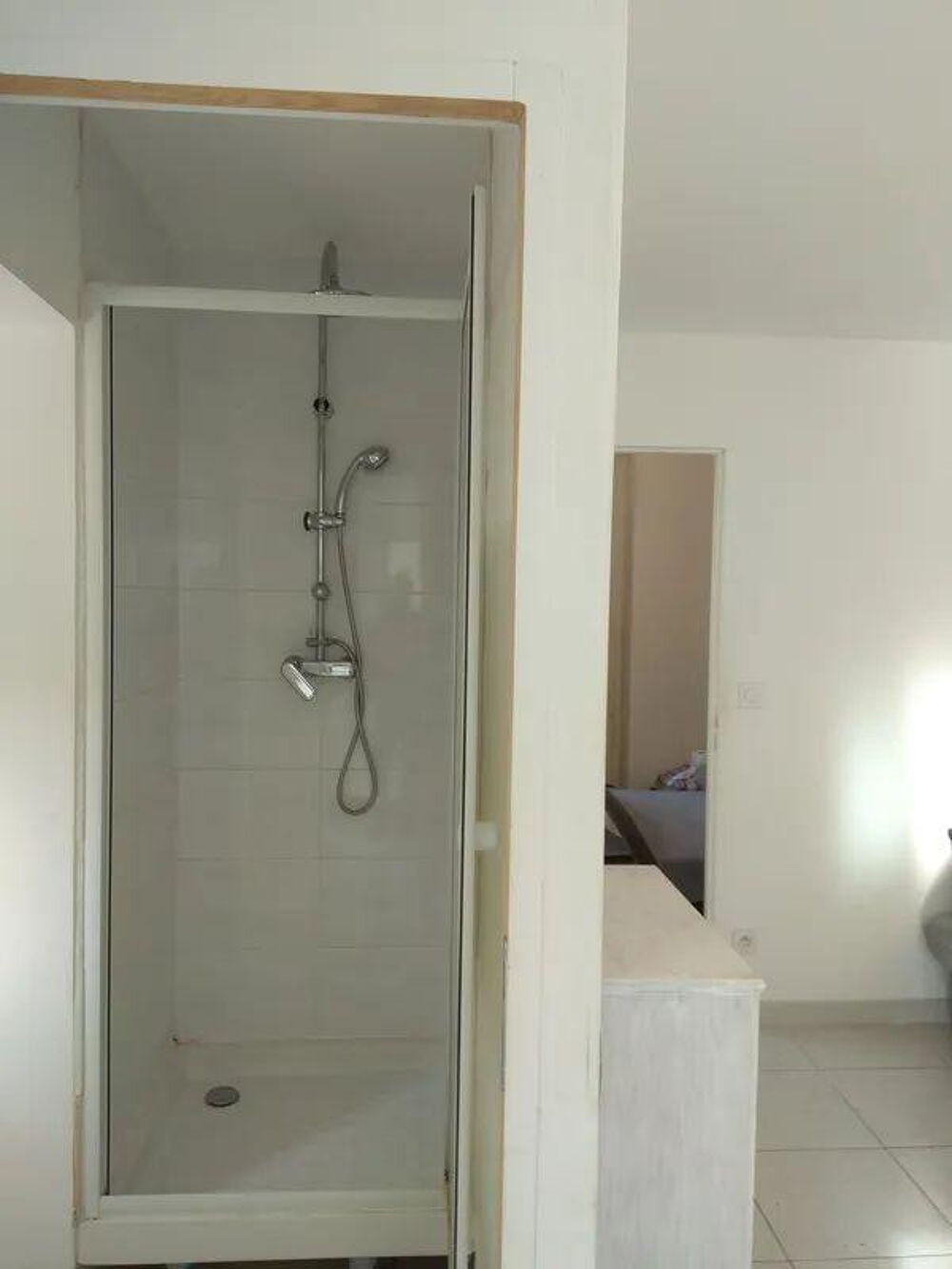 Location Appartement T2 haut de gamme 29m² +parking Ave Saint-Antoine Marseille 15