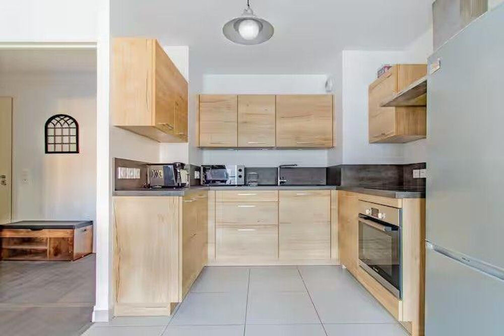 Location Appartement Superbe 2P 44m² lumineux fonctionnel avec balcon Puteaux