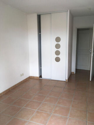  Appartement à louer 2 pièces 32 m²
