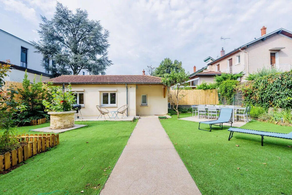 Location Appartement Studio meublé indépendant dans grande maison coloc Lyon 8