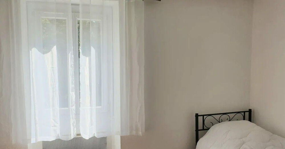 Location Appartement Beau studio meublé 22m² hypercentre Grenoble