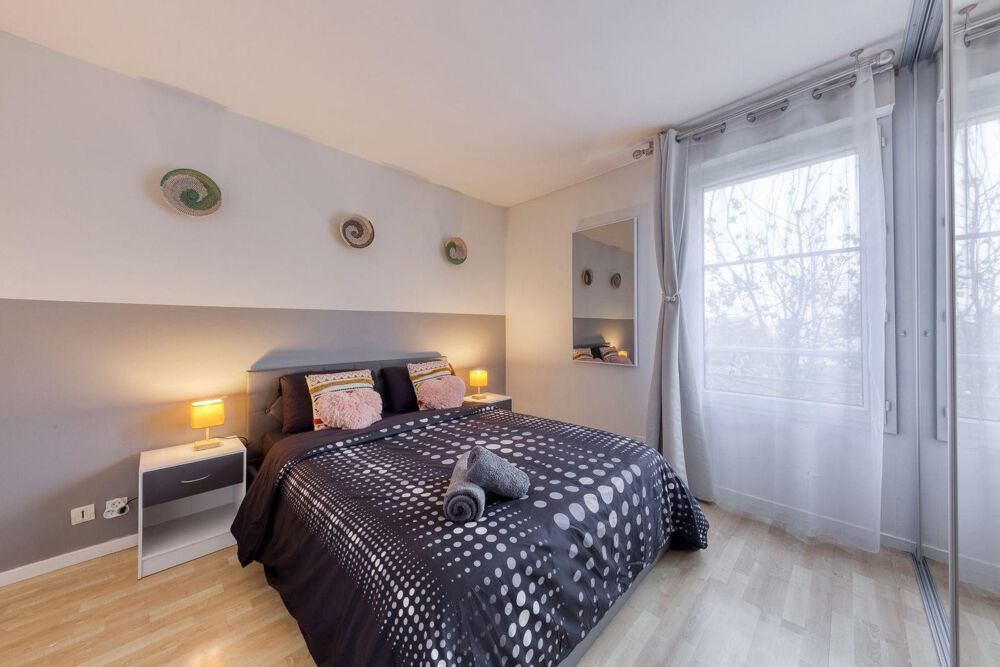 Location Appartement Beau 2 P meublé 43m2 à Noisy-le-Grand Noisy-le-grand
