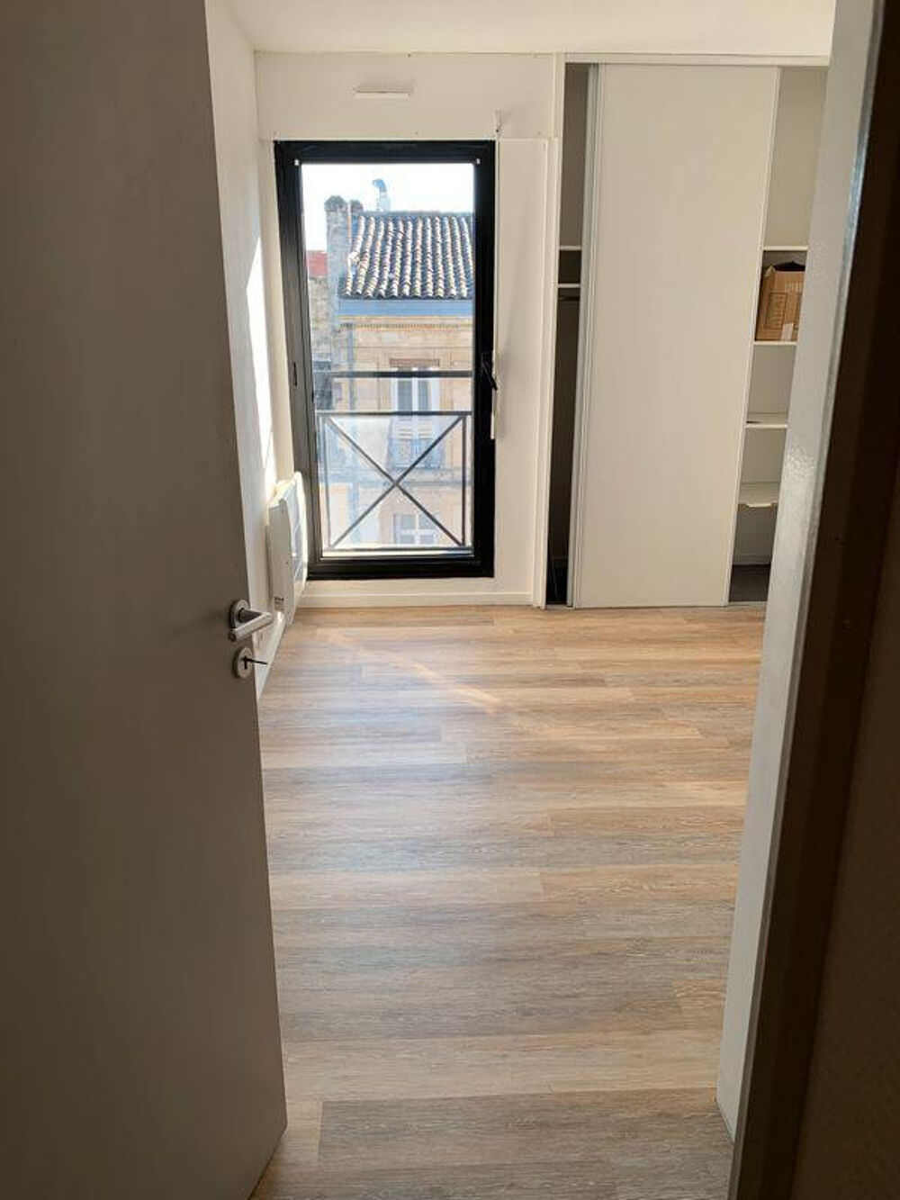 Location Appartement Beau T2 57m² ensoleillé place Picard Chartons Bordeaux