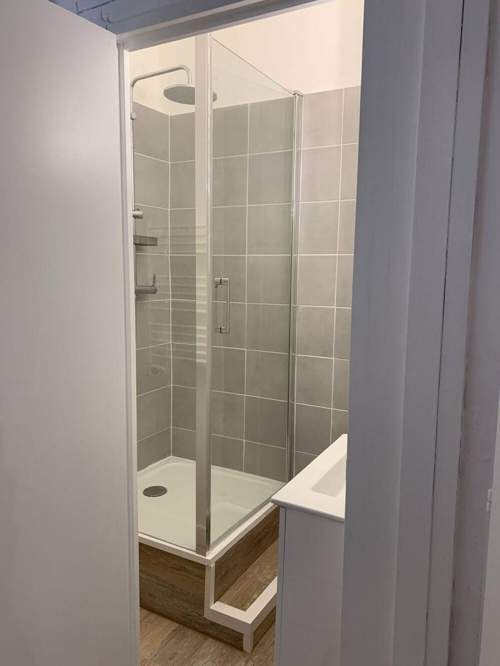Location Appartement Beau 3P meublé refait à neuf 54m2 Proche Victoire Bordeaux