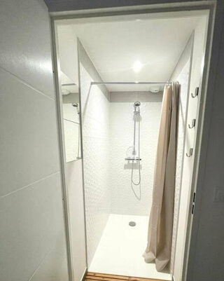  Appartement à louer 1 pièce 93 m²