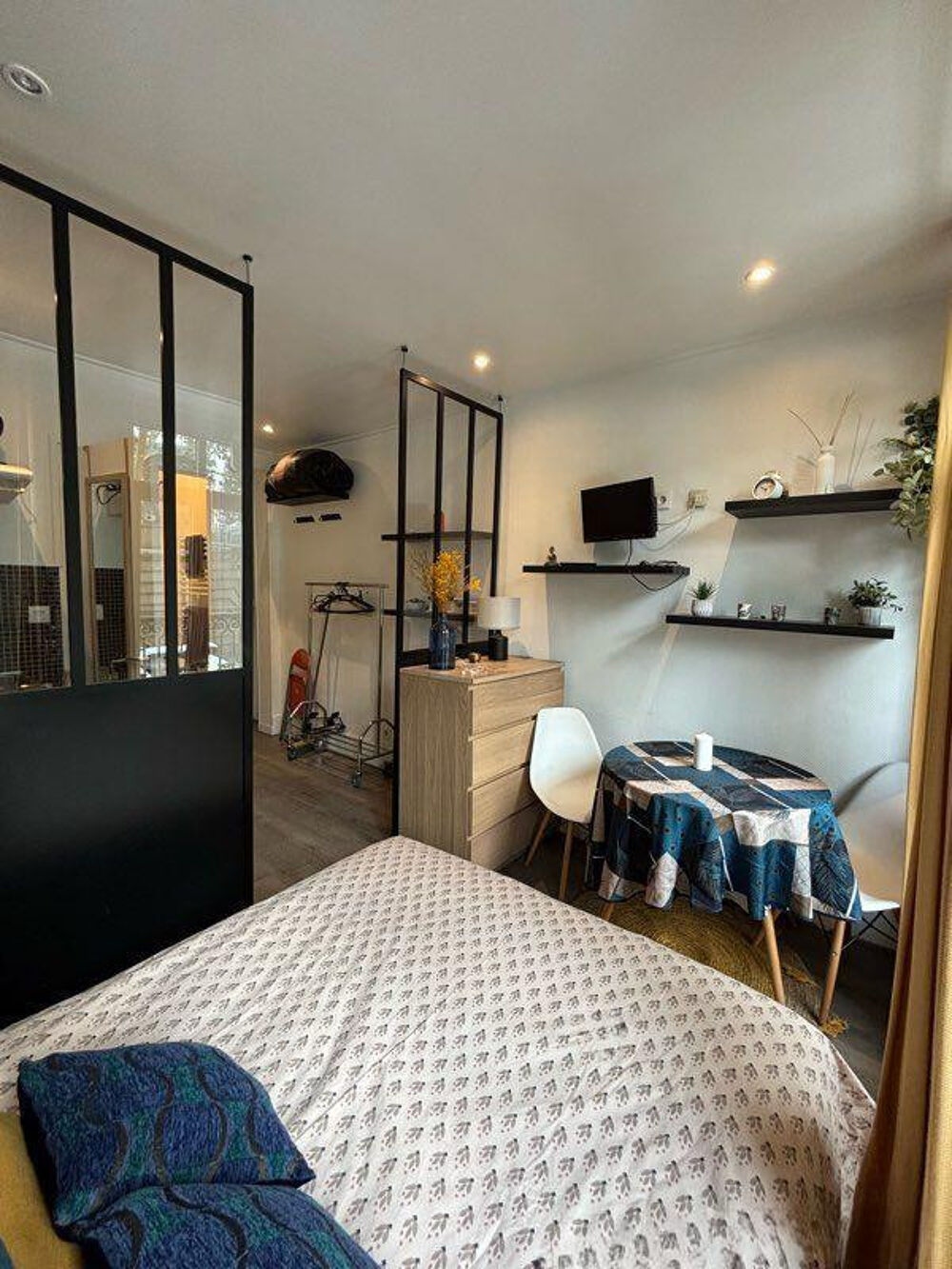 Location Appartement ? Studio lumineux 16m² – Refait à neuf – Paris 9e Paris 9