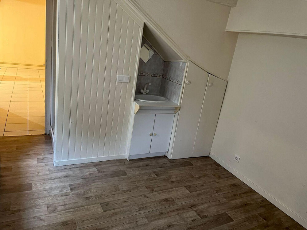 Location Maison Petite maison tranquille de 85 m^2. Villeneuve-sur-yonne