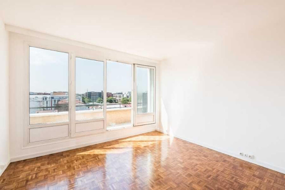 Location Appartement Grand studio avec balcon à Suresnes Suresnes