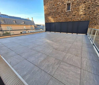  Appartement à louer 5 pièces 112 m²